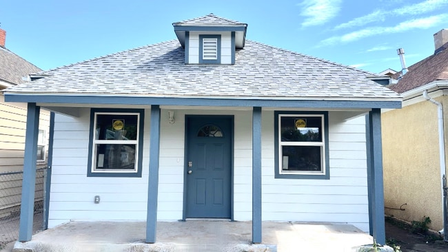 Building Photo - 1428 Cedar St