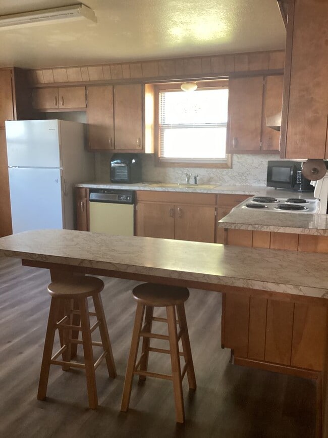 Photo - Country living close to town in Portales!