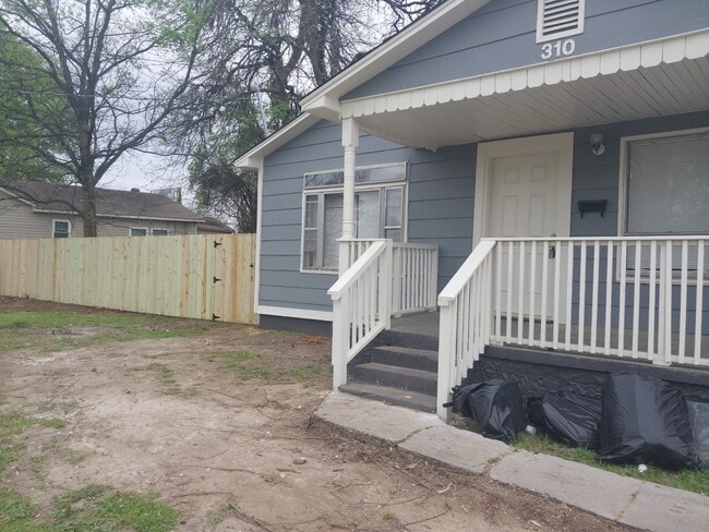 Photo - 310 E 13th St