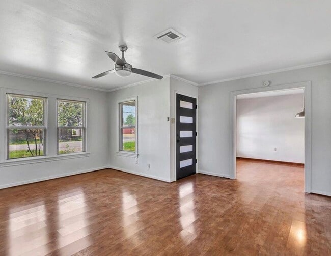 Photo - 2044 Thonig Rd