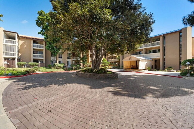 1855 Diamond St Unidad 207