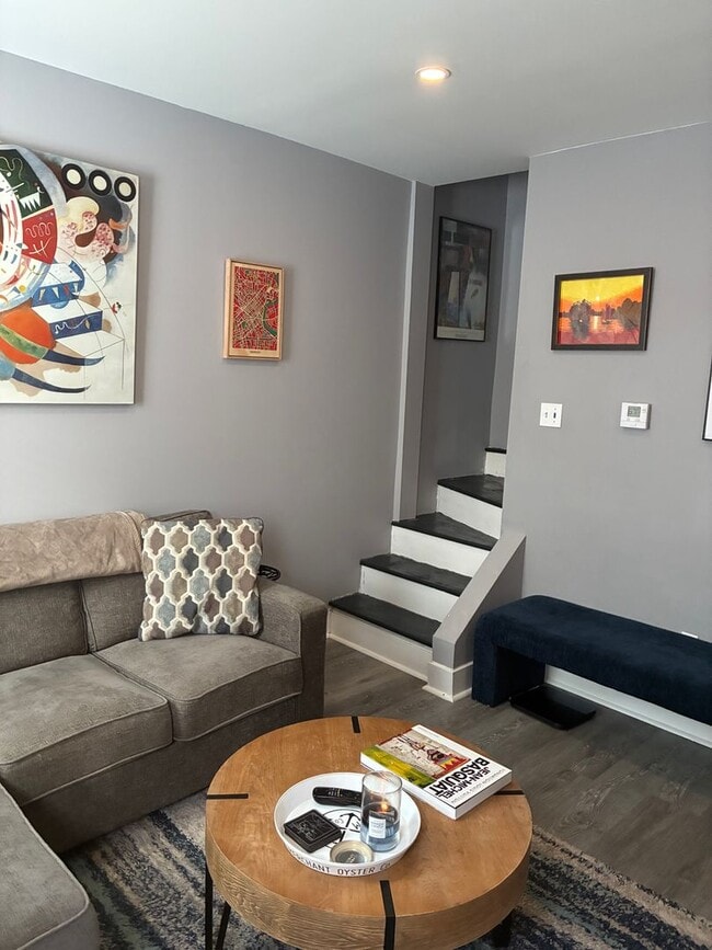 Building Photo - Great 2 Bed 2 Bath with GREAT Location!