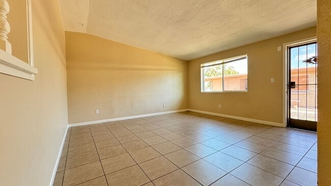 Photo - Treat3144-3146 Unit Treat 3144