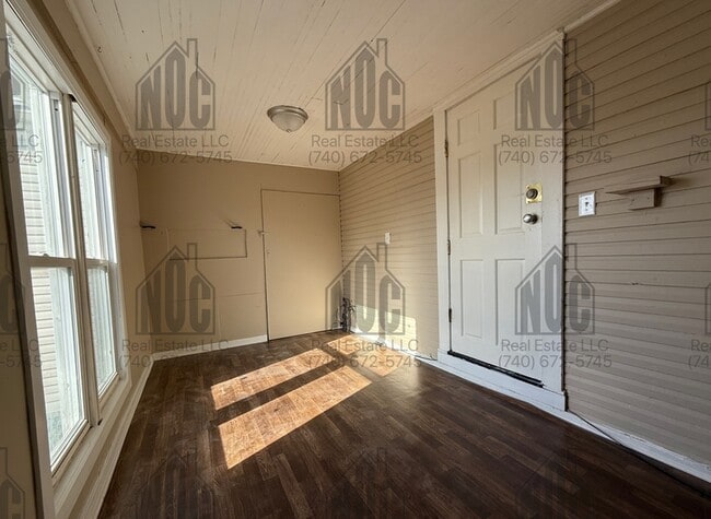 Photo - 136 E Allen St