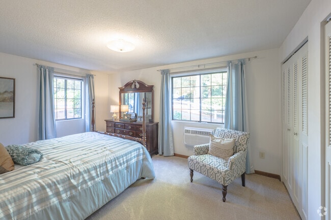 2BR, 1BA - 1,050SF - Primary Bedroom - Putnam Village