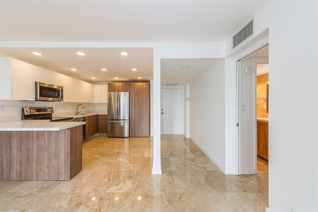 Photo - 1901 Brickell Ave Condo Unit B912