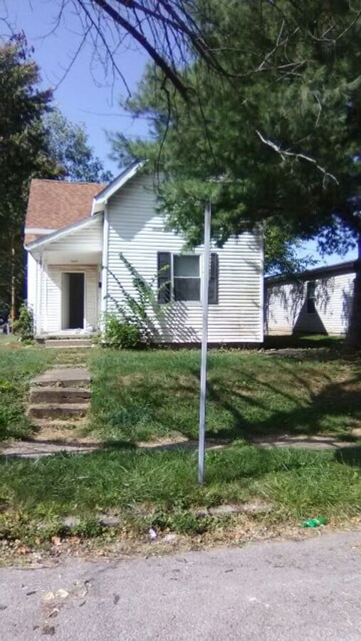 Photo - 101 N G St