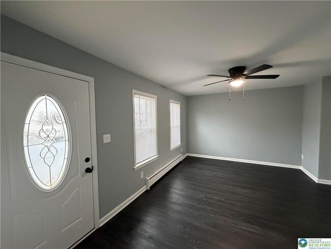 Photo - 815 Fernhill Ln