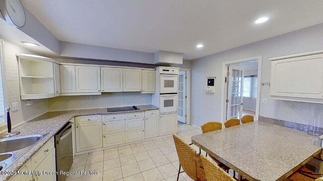 Photo - 743 Shrewsbury Ave