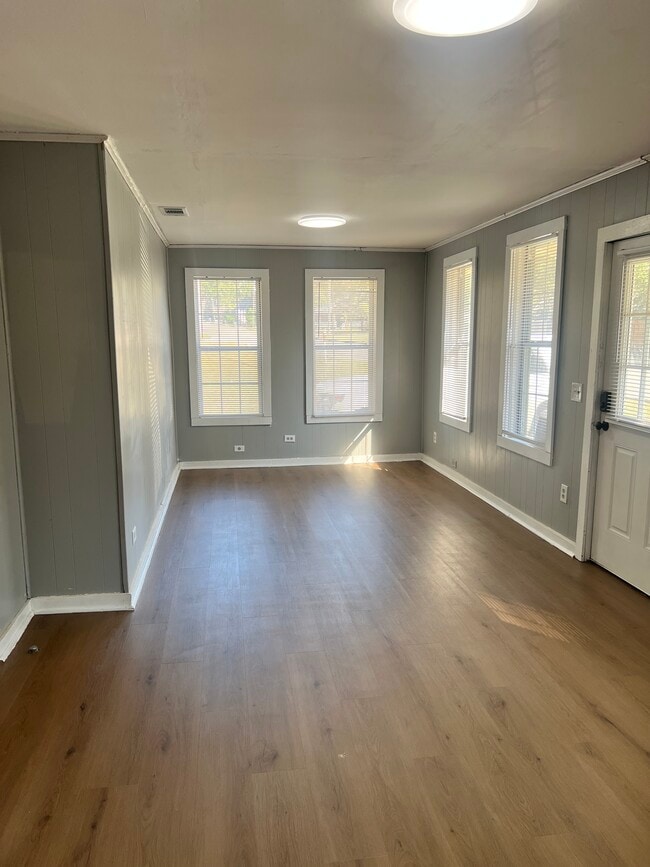 Photo - 402 Old Richton Rd