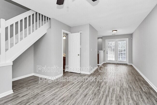 Photo - 9365 Glenwater Dr