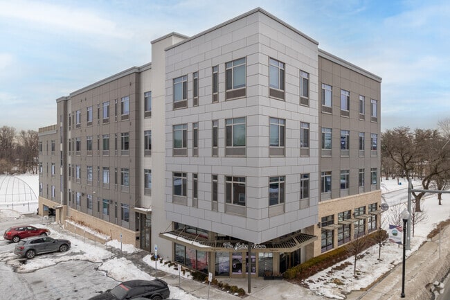 Building Photo - SKG Living at River Park in Union