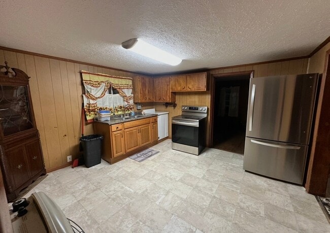 Photo - 2327 Sulphur Hollow Rd