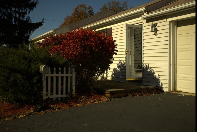 Photo - 32568 Electric Blvd