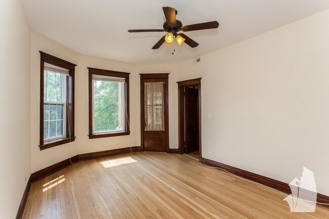 Photo - 1440 W Addison St Unit 2