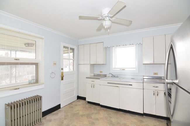 Photo - 319 Front St