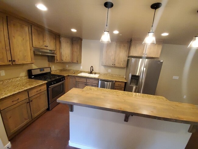 Photo - 6326-6328 Lee Ann [PRM: Andrew] (2) Unit 6326 Lee Ann [PRM: Andrew]