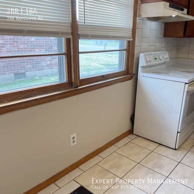 Photo - 398 Radcliffe Rd