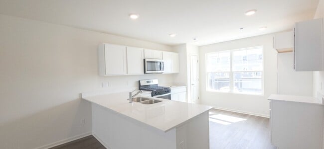 Photo - 8768 Clover Ln