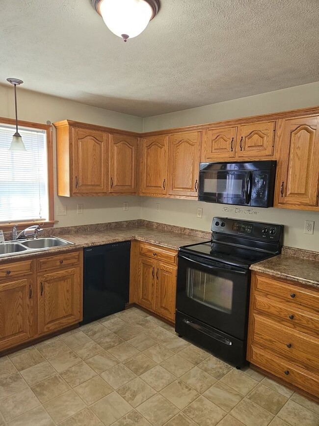 Photo - Well-Maintained 3 Bed/2.5 Bath Townhouse i...