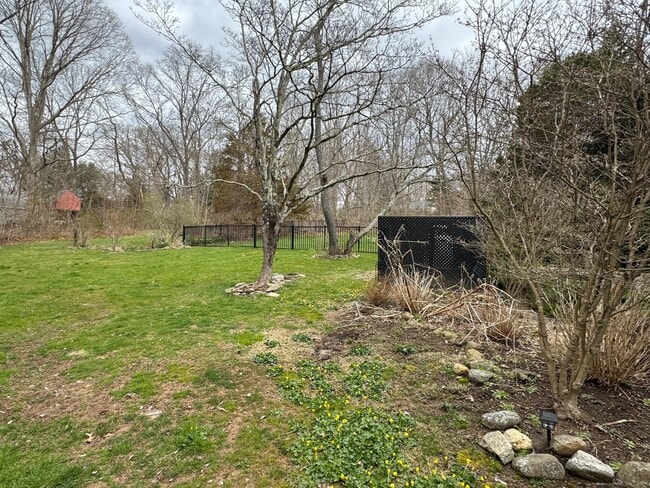 Photo - 592 Horse Pond Rd