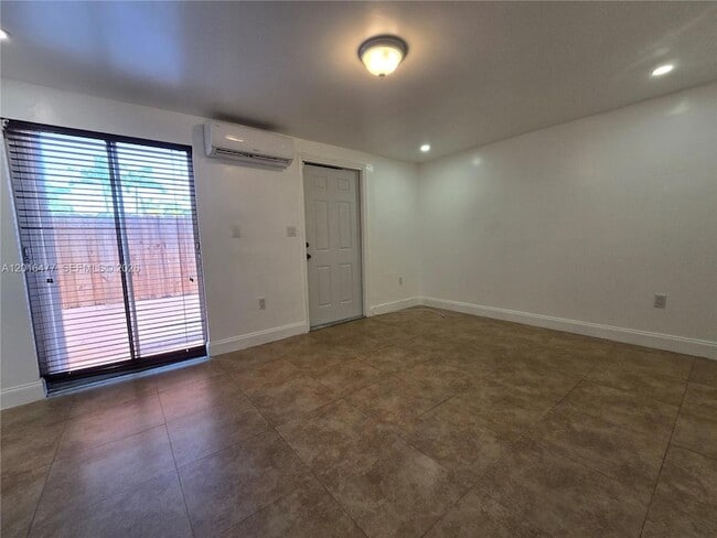 Photo - 2957 SW 36th Ct Unit 4