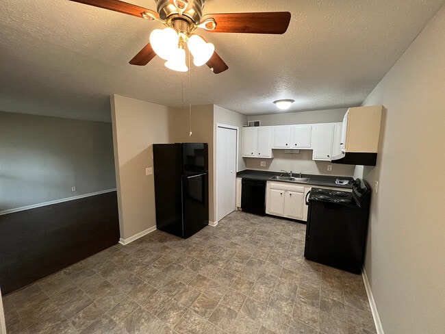 Photo - Pioneer Village Apartments