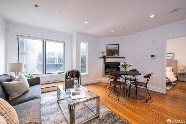 Photo - 537 Natoma St