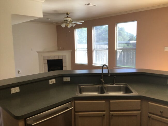 Photo - 2913 Whisper Oaks Ln