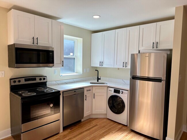 STAINLESS APPLIANCES - 6252 Southwood Ave.