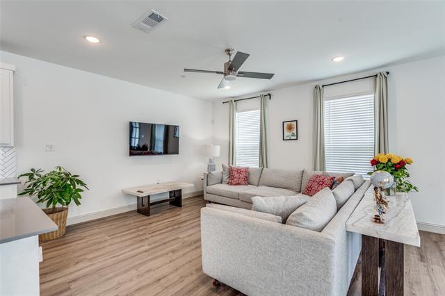 8833 Phoebe Rd
