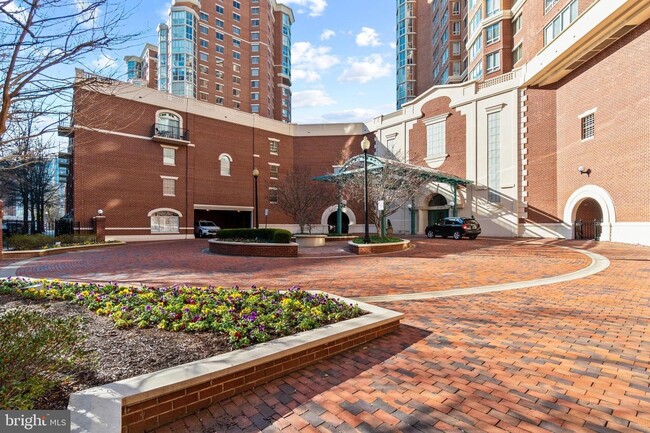 Building Photo - 2121 Jamieson Ave Unit 1406