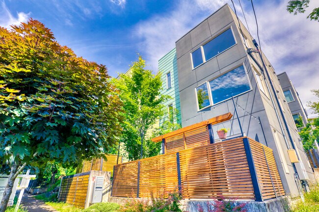 Photo - 3108 30th Ave S