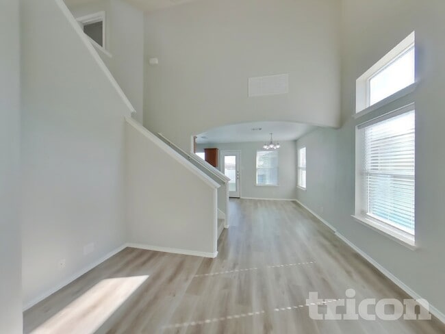 Photo - 18521 Mammoth Cave Blvd