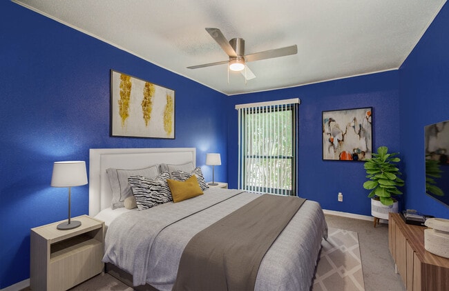Building Photo - 2814 S Bartell Dr Unit J210