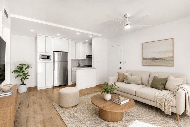 Building Photo - 5991 SW 76th St Unit C2
