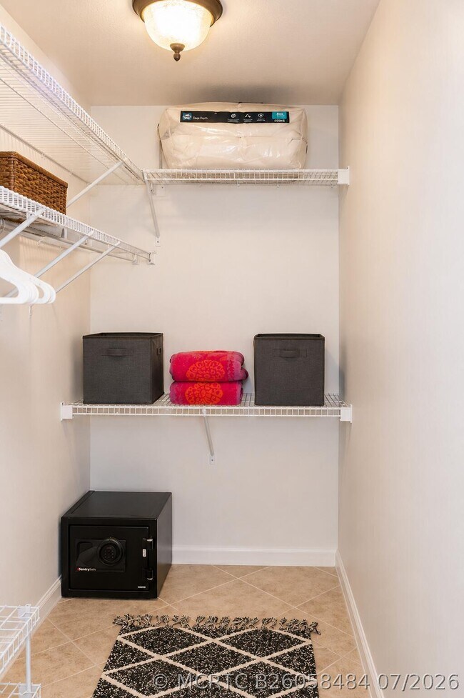 148 Tuscany Ln Unit B