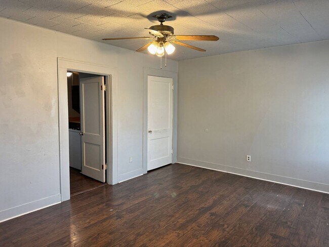 Photo - 1818 Collins Ave Unit 1/2