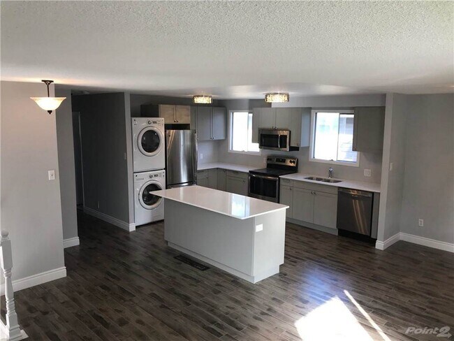 Photo - Spacious 3 Bed on Main Floor on East Mountain Unit 1