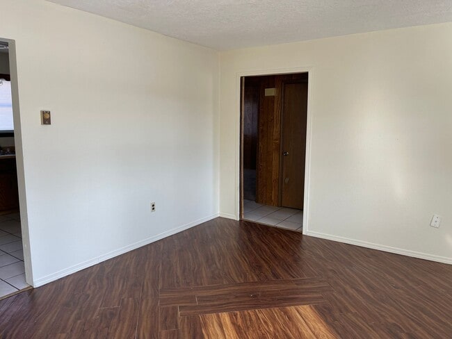 Photo - 2 bedroom 1 bathroom apartment for rent