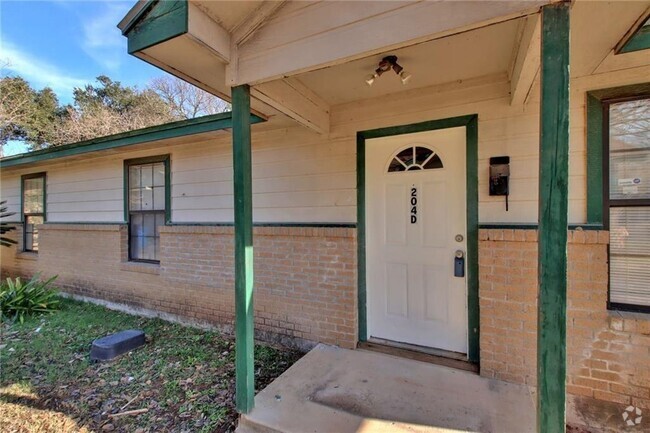 Building Photo - 204 Hall St Rental