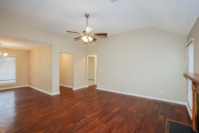 Photo - 411 Randall Ln