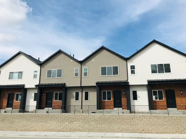 134 S Orchard Dr