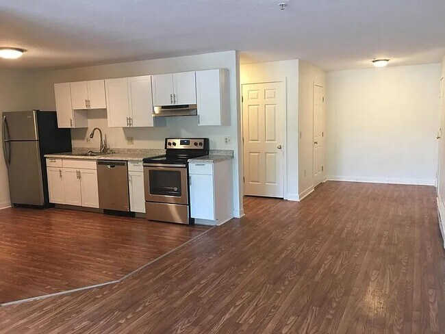 30 Gatehouse Rd Unit 103