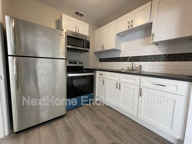 Photo - 2887 Lenox Ave