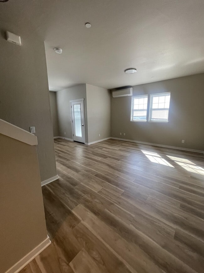 Photo - 441 Talent Ave Townhome