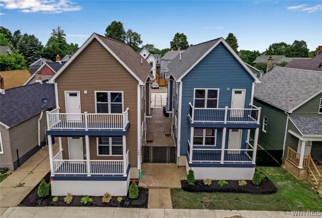 Photo - 140 Seymour St