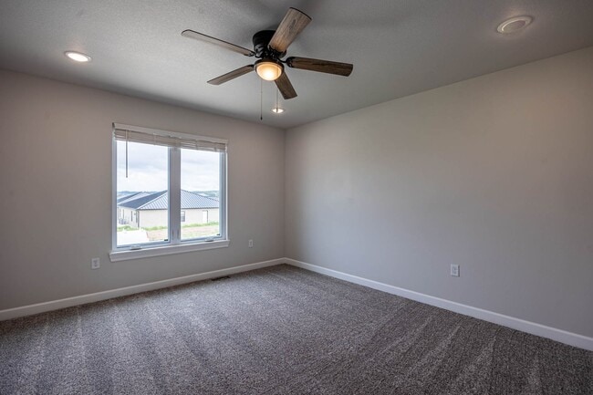 Photo - The Residences at Bryson Lake-94 Unit B