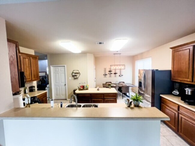 Photo - Large Pflugerville 4-bedroom/2.5 Bath Home in the Villages of Hidden Lake