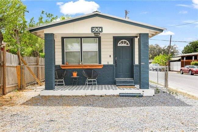 Building Photo - 19 Bell E Ave